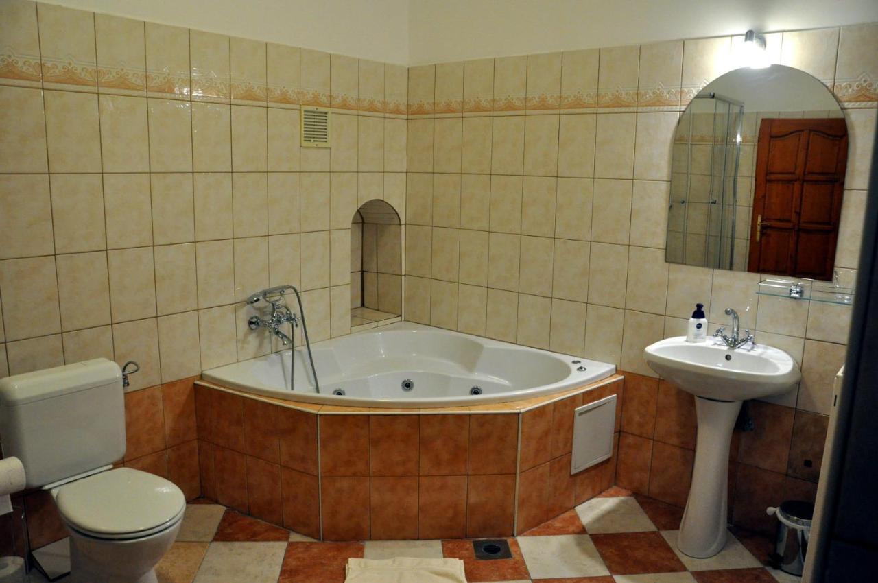 Centrál Vendégház Székesfehérvár Exterior foto